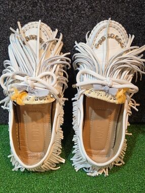 13 09 SR  Women's White Fringe Slip-On Moccasins with Bow and Crystal Detail